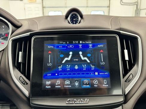 Used 2019 Maserati Ghibli S Q4 AWD/4WD image 36