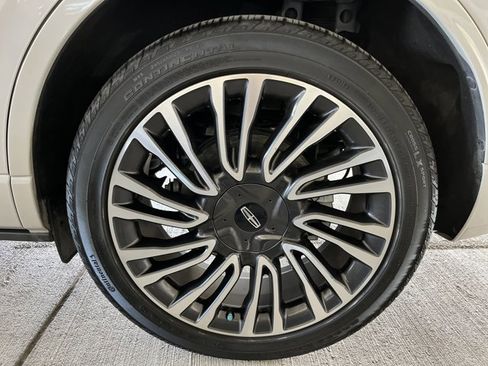 Used 2022 Lincoln Corsair Reserve w/ Equipment Group 201A image 22