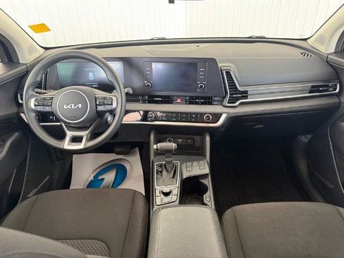 Used 2025 Kia Sportage LX FWD image 3