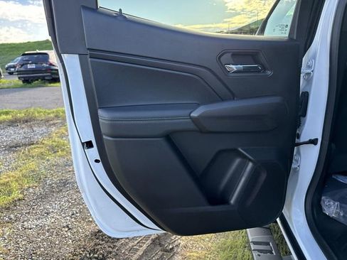 New 2026 GMC Canyon Elevation w/ LPO, Black Badging Package image 22