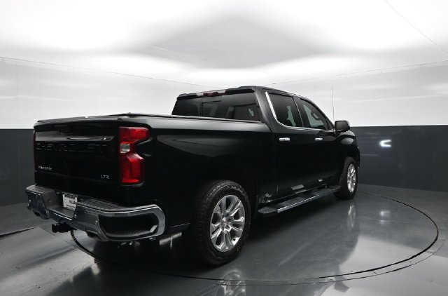 Used 2023 Chevrolet Silverado 1500 LTZ w/ LTZ Premium Package AWD/4WD image 8