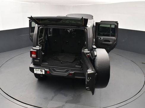 Used 2021 Jeep Wrangler Unlimited Sahara AWD/4WD image 29