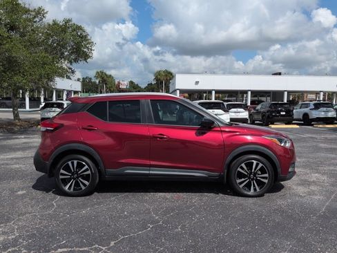Certified 2019 Nissan Kicks SR w/ SR Premium Package FWD image 3