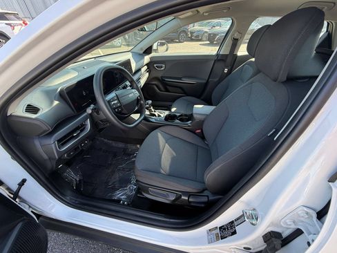 Used 2025 Kia K4 FWD image 26