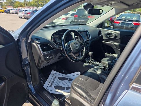 Used 2020 Jeep Cherokee Limited image 5