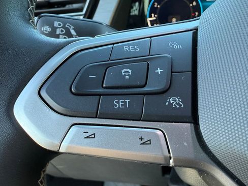 New 2025 Volkswagen Atlas Cross Sport SE FWD image 19