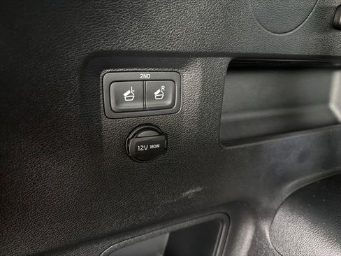 Used 2025 Kia Telluride S FWD image 12