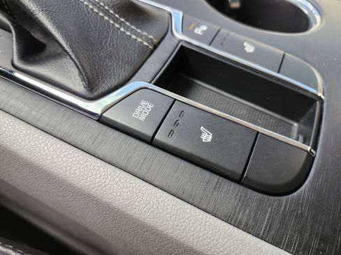 Used 2019 Kia Sedona EX image 9