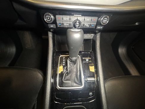 Used 2025 Jeep Compass Limited AWD/4WD image 12