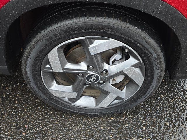 Certified 2025 Hyundai Venue SEL FWD image 9