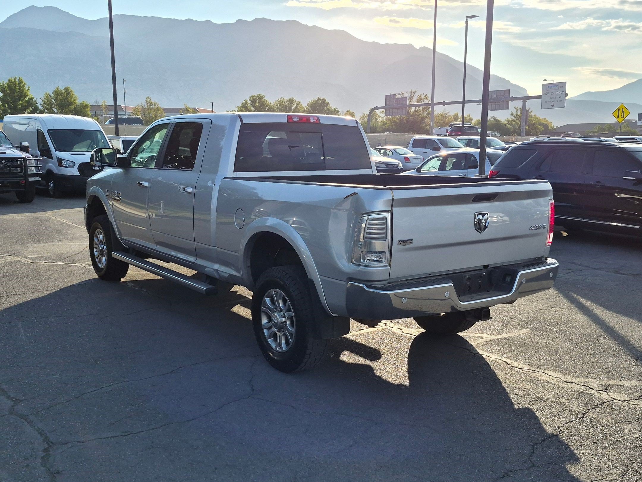Used 2016 RAM 2500 Laramie w/ Convenience Group AWD/4WD image 8