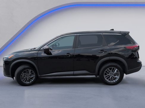 Used 2024 Nissan Rogue S AWD/4WD image 10