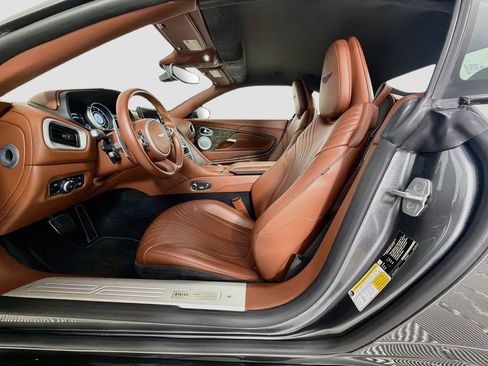 Used 2020 Aston Martin DB11 Volante RWD image 21