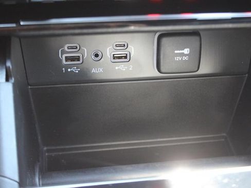 Used 2024 Jeep Grand Cherokee Limited w/ Black Appearance Package AWD/4WD image 10