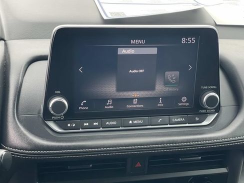Used 2025 Nissan Rogue S FWD image 11