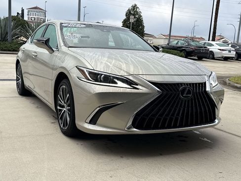 Used 2025 Lexus ES 350 350 w/ Premium Package image 12