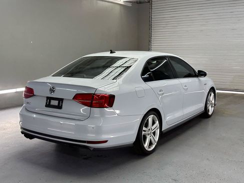 Used 2017 Volkswagen Jetta GLI FWD image 7