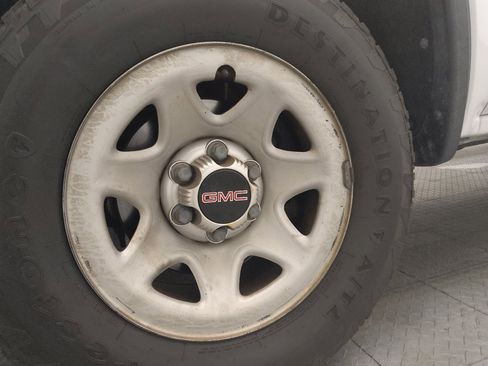 Used 2016 GMC Sierra 1500 Double Cab 6.5 ft image 31