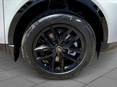 Used 2025 Land Rover Discovery Sport Dynamic SE image 11