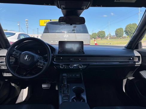 Used 2025 Honda Civic Sport image 32