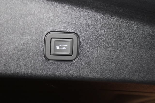 Certified 2026 Cadillac Vistiq Platinum w/ LPO, Floor Liner Package AWD/4WD image 43