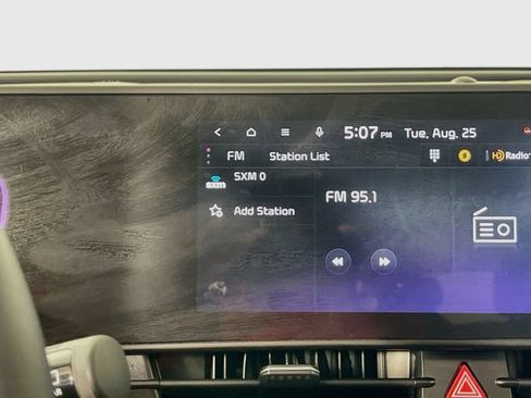 Used 2025 Kia Sportage EX w/ Premium Package FWD image 16
