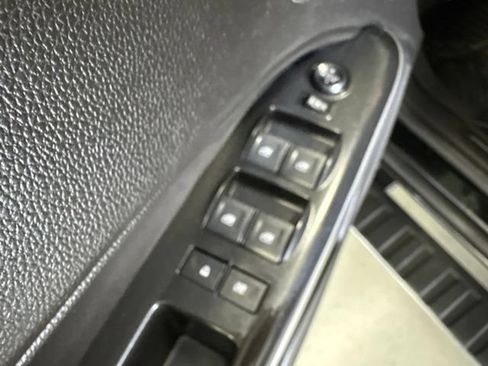 Used 2018 Chevrolet Colorado LT w/ Luxury Package, Chrome AWD/4WD image 15