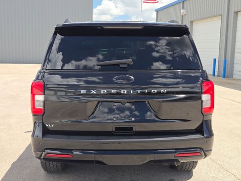 Used 2024 Ford Expedition XLT RWD image 5