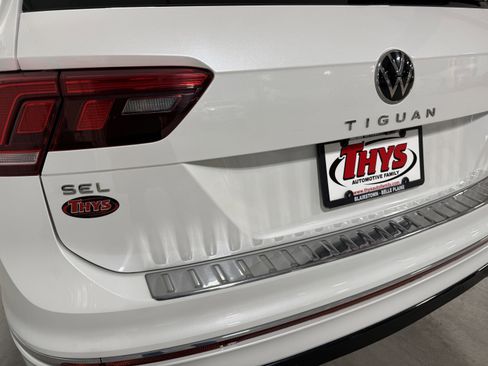 Used 2022 Volkswagen Tiguan SEL R-Line image 7