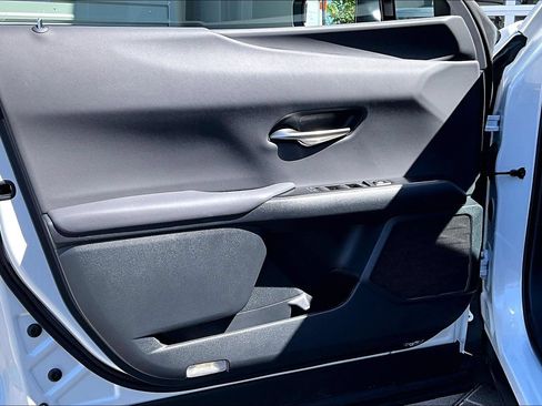 Used 2025 Lexus UX 300h FWD w/ Accessory Package (Z1) image 23