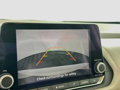 Used 2025 Nissan Rogue SV FWD image 22