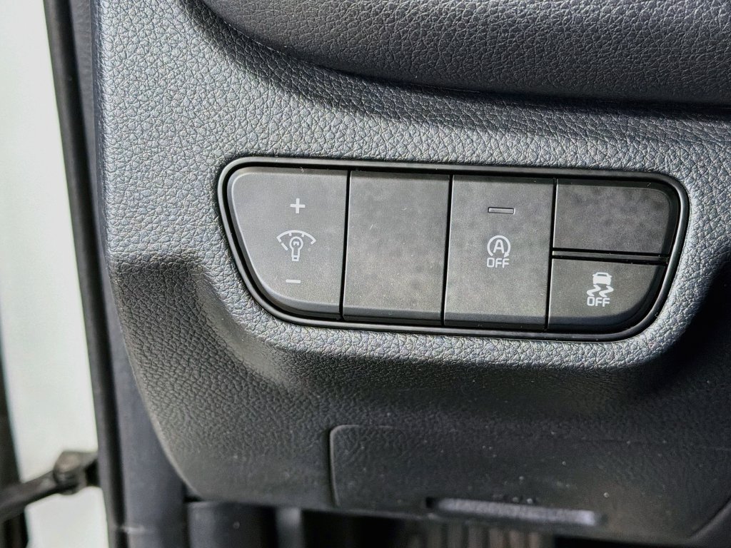 Used 2025 Kia Seltos S AWD/4WD image 12
