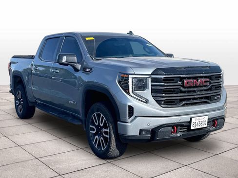 Used 2025 GMC Sierra 1500 AT4 w/ Technology Package AWD/4WD image 3