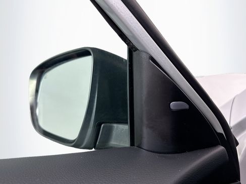 Used 2018 Nissan Rogue SL w/ Premium Package image 16