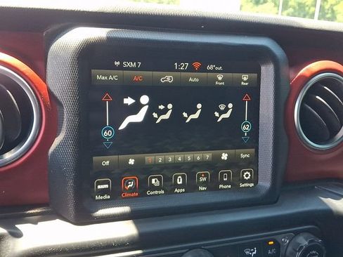 Used 2022 Jeep Wrangler Unlimited Rubicon w/ Safety Group AWD/4WD image 17