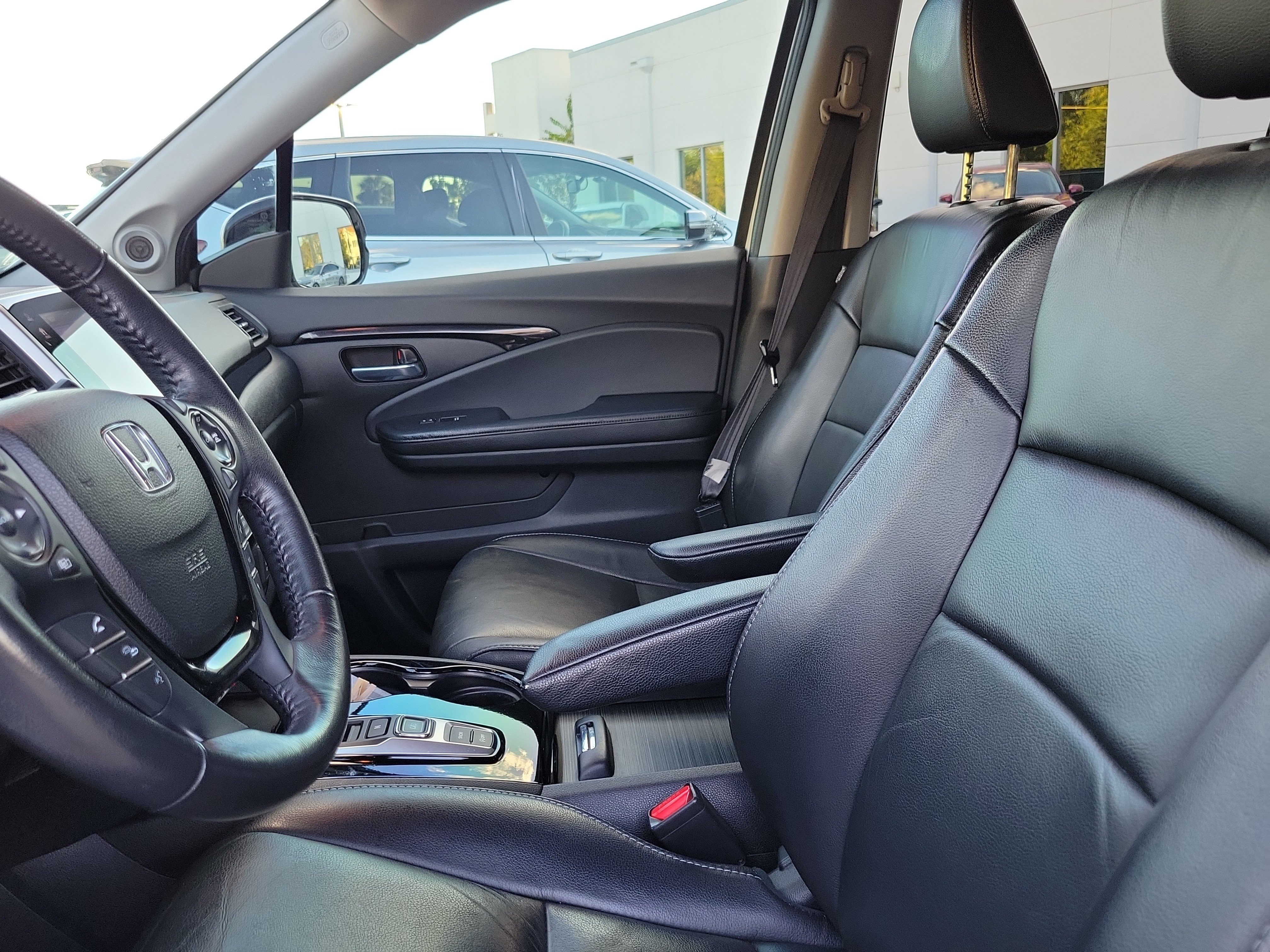 Used 2018 Honda Pilot Touring image 24