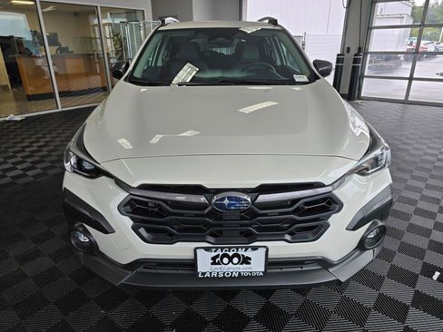 Used 2024 Subaru Crosstrek 2.5i Limited w/ Crosstrek Mirror Package AWD/4WD image 8