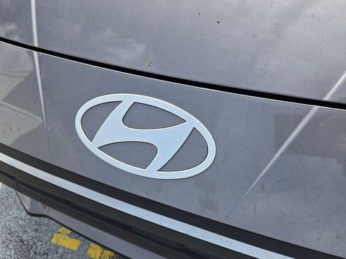 Used 2024 Hyundai Elantra SE image 11