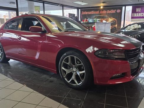 Used 2015 Dodge Charger SXT w/ Plus Group image 4