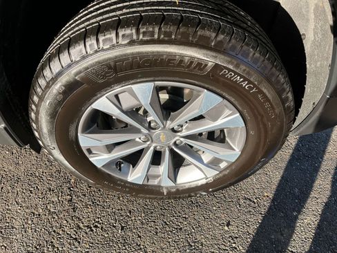 Used 2025 Chevrolet Equinox LT image 30