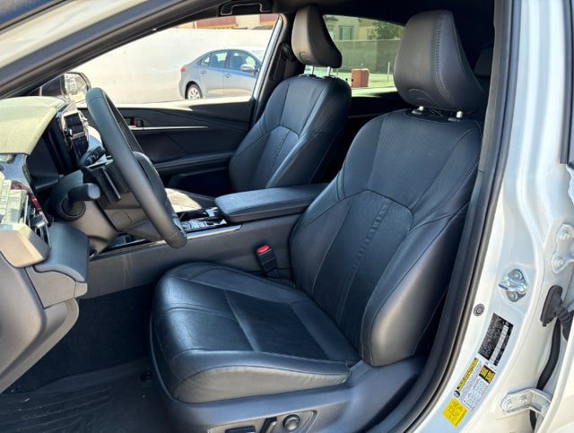 Used 2025 Toyota Camry XSE FWD image 8