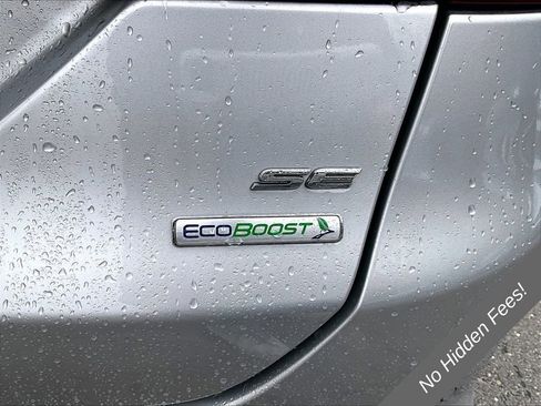 Used 2018 Ford Fusion SE w/ Fusion SE Technology Package FWD image 8