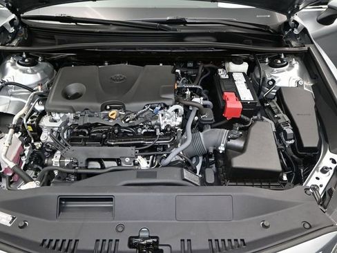 Used 2024 Toyota Camry SE image 19