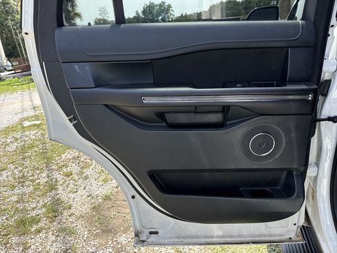 Used 2020 Ford Expedition XLT RWD image 26