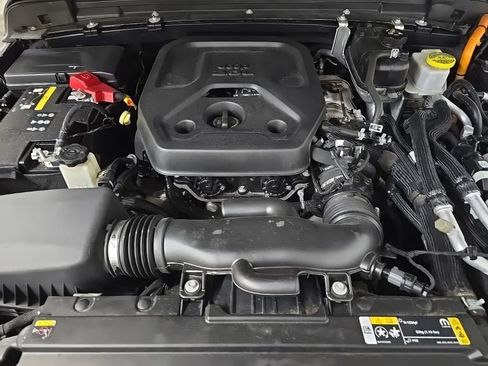 Used 2023 Jeep Wrangler Unlimited Sahara AWD/4WD image 12