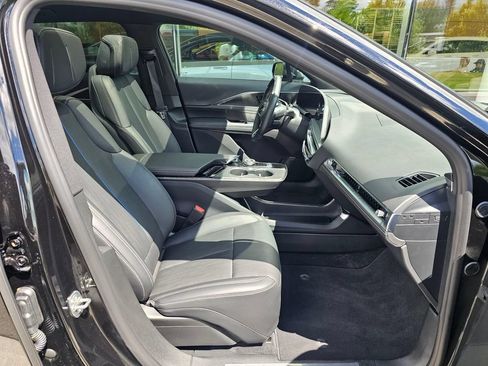 Used 2026 Cadillac Lyriq Sport AWD/4WD image 11