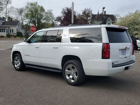 Used 2018 Chevrolet Suburban LT AWD/4WD image 4