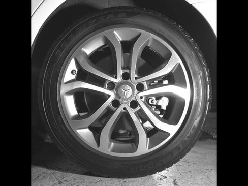 Used 2015 Mercedes-Benz C 300 4MATIC Sedan image 11