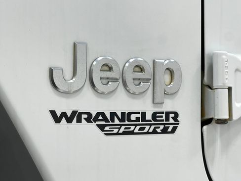 Used 2020 Jeep Wrangler Sport AWD/4WD image 38