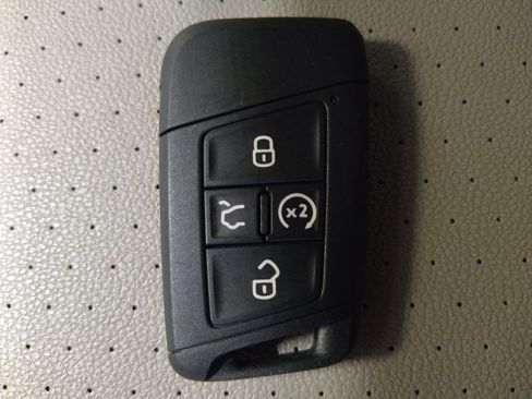 Used 2023 Volkswagen Atlas SE w/ Black Wheel Package FWD image 32